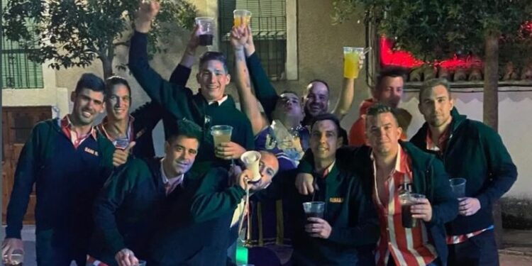 Sergio Martín Baladrón celebra su despedida de soltero junto a sus amigos en plena cuenta atrás para su boda este sábado