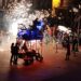 AnimARTS devuelve a Peñaranda la pasión por el fuego, la música y la danza en su multitudinario pasacalles pirotécnico Damonion