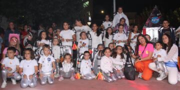 La escuela de verano de Villaflores se lleva el primer premio en el concurso de disfraces de las fiestas patronales de San Agustín
