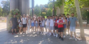 Una treintena de jóvenes participa en la excursión organizada por el Ayuntamiento de Peñaranda con destino Madrid