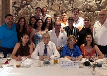 Gabriel y Visitación celebran sus 60 años de feliz matrimonio en una emotiva reunión rodeados de toda su familia