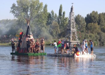 La bajada de los OFNIS en Huerta celebra su XXX edición con un nuevo y rotundo éxito de participación, imaginación y público