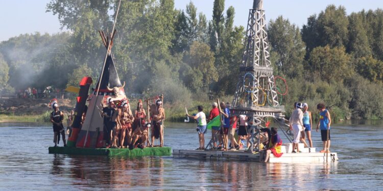 La bajada de los OFNIS en Huerta celebra su XXX edición con un nuevo y rotundo éxito de participación, imaginación y público