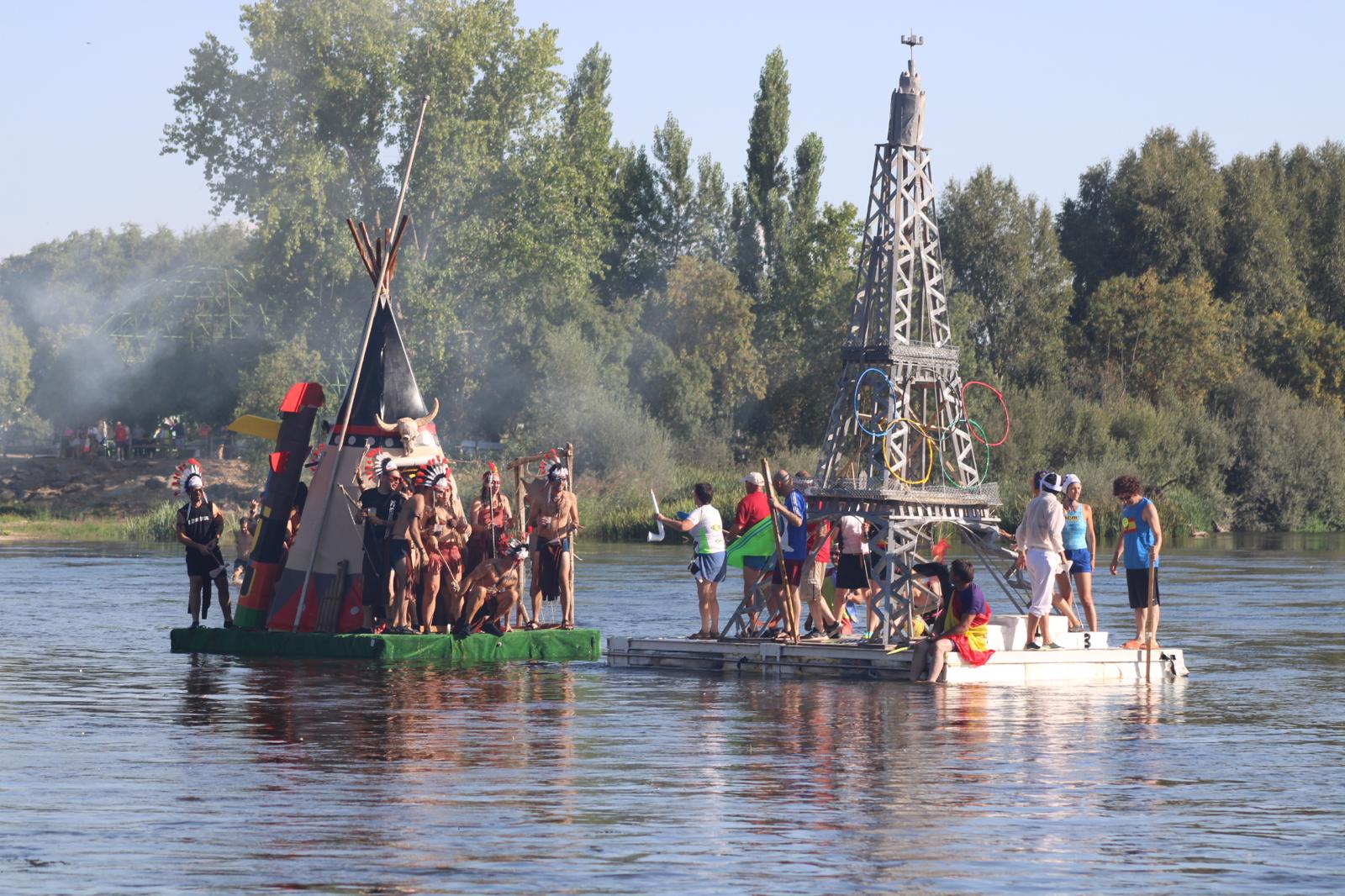 La bajada de los OFNIS en Huerta celebra su XXX edición con un nuevo y rotundo éxito de participación, imaginación y público