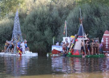 La bajada de los OFNIS en Huerta celebra su XXX edición con un nuevo y rotundo éxito de participación, imaginación y público