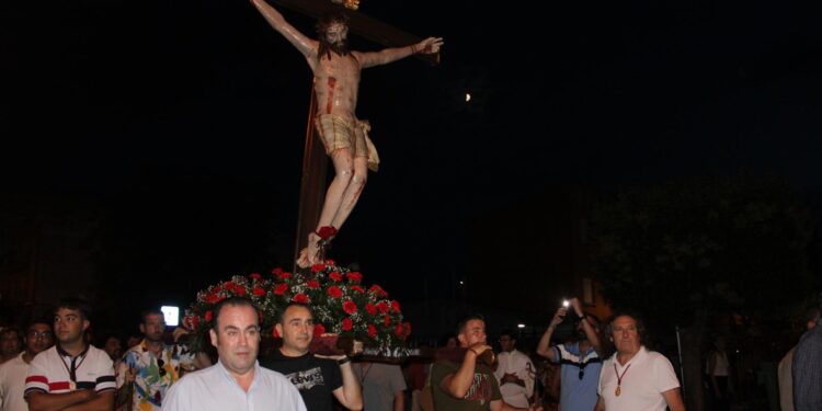 El Santo Cristo del Humilladero recibe la devoción popular de Peñaranda en su fiesta anual con eucaristía y procesión