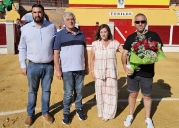 Peñaranda rinde homenaje a Ignacio Ramos por sus más de ocho décadas de dedicación a la centenaria plaza de La Florida