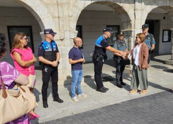 La subdelegada del Gobierno en Salamanca, Rosa López, preside en Peñaranda la Junta Local de Seguridad de cara a las fiestas