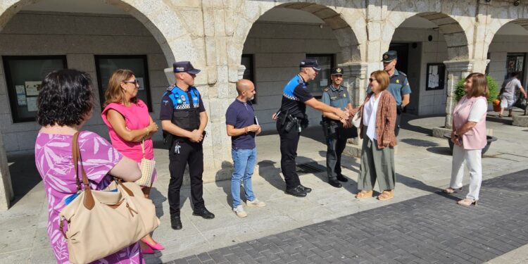 La subdelegada del Gobierno en Salamanca, Rosa López, preside en Peñaranda la Junta Local de Seguridad de cara a las fiestas