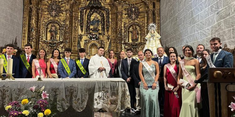 Macotera muestra su devoción a la Virgen de la Encina en una solemne misa con la presencia del diputado Juan Carlos Zaballos
