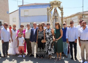 Palaciosrubios despide hoy sus fiestas patronales y honra a la patrona con la misa y la procesión con jotas al son de la dulzaina