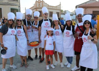 Palaciosrubios inaugura sus fiestas en honor a la Virgen de las Nieves con un animado desfile de disfraces