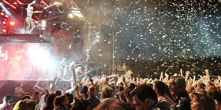 Panorama reafirma su liderazgo indiscutible en las fiestas de Peñaranda y ofrece un multitudinario espectáculo en La Huerta