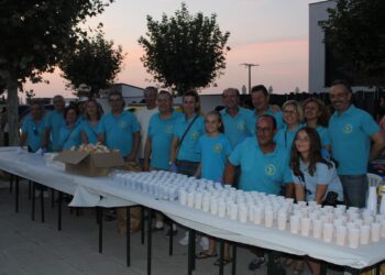 Peñaranda reparte 1.250 raciones de patatas meneás en una gran degustación popular a beneficio de la lucha contra el cáncer