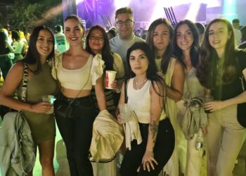 Peñaranda «calienta motores» para tomar el relevo festivo y reúne a los jóvenes en el Reggaeton Fest del parque La Huerta