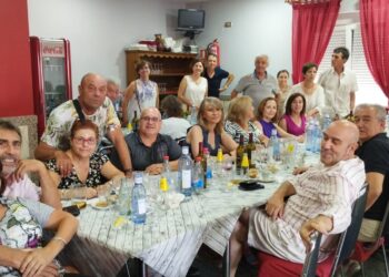 Los quint@s del 64 celebran un esperado y emotivo reencuentro en Cantalpino y comparten después una comida en Peñaranda