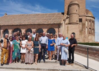 Varias quintas de Aldeaseca de la Frontera se reúnen en una grata jornada de convivencia con misa y comida de hermandad