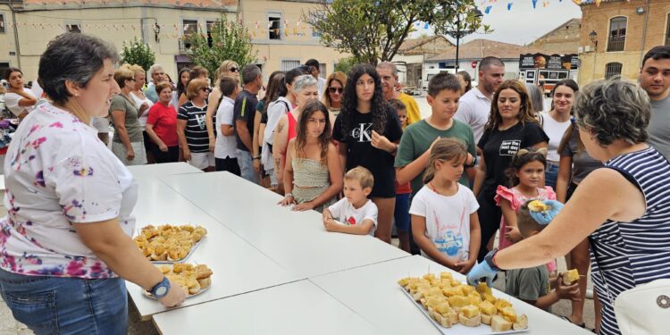 Anne Marcote gana el XVI concurso de tortillas celebrado en Cantalpino y al que se han presentado 23 elaboraciones