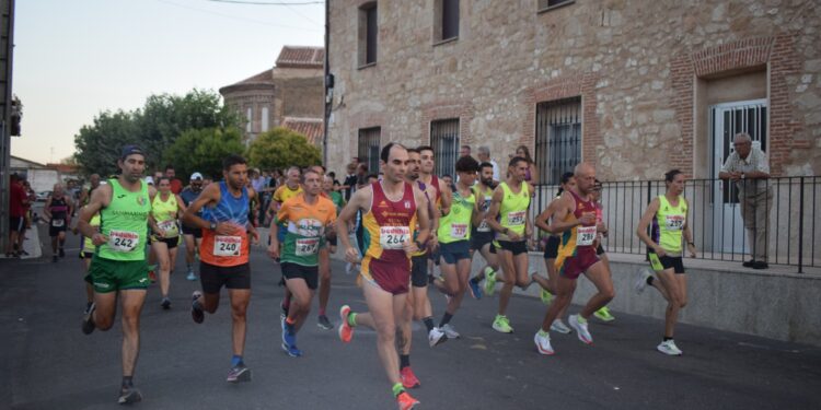 Villar de Gallimazo celebra la XV edición de su carrera popular en la que Juan San José y Esther Cruz se llevan un merecido triunfo