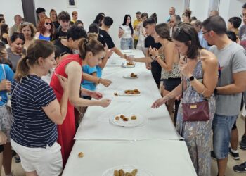 Chloe Cerezo, Yolanda Hernández y Ana Maldonado ganan el concurso de croquetas de las fiestas en Ventosa del Río Almar