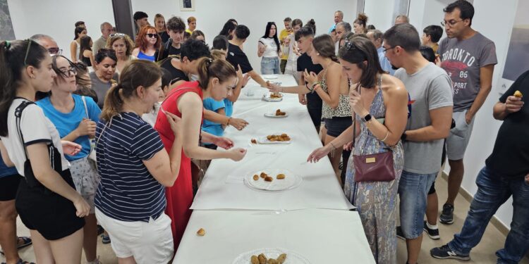 Chloe Cerezo, Yolanda Hernández y Ana Maldonado ganan el concurso de croquetas de las fiestas en Ventosa del Río Almar