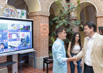 Mañueco anuncia que este curso toda la oferta de FP en Castilla y León será dual con más tiempo de formación en empresas