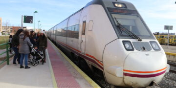 Si vas a Madrid en tren los días 28 y 29 esto te interesa: habrá que ir por carretera entre las estaciones de Villalba y Príncipe Pío