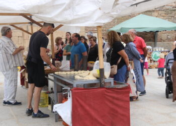 Villoria vive ya un gran ambiente prefestivo con el Mercado Villa Áurea, los juegos tradicionales y la exposición de coches clásicos
