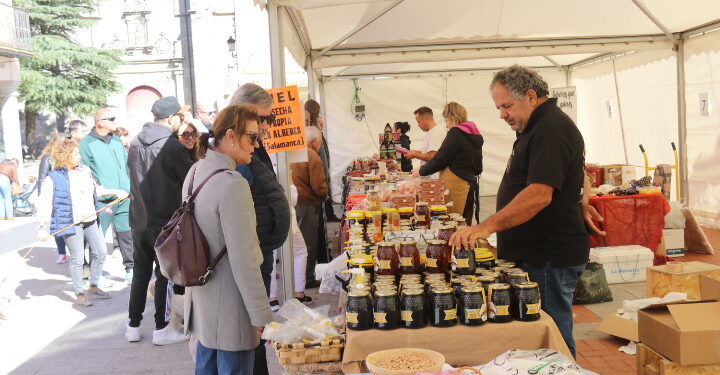 Peñaranda pone en valor los productos de la tierra en la II edición de la Feria Agroalimentaria, Ecológica, de Artesanía y Proximidad