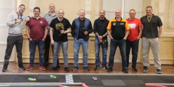 El club Rc Peñaranda reúne en su XV aniversario a aficionados de Madrid, Mataró y Navarra en la Quedada Mini Z San Miguel