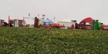 Paradinas de San Juan acoge la III edición de las Jornadas de Campo de ACOR con charlas, exposiciones y campos de ensayo