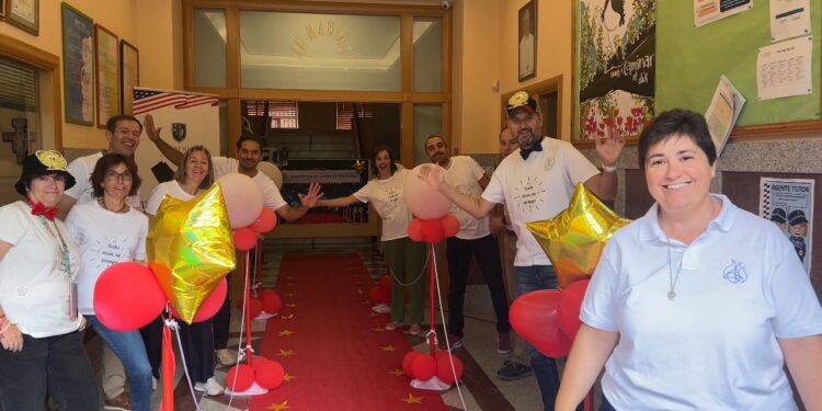 La vuelta al cole más ilusionante y divertida: así se ha vivido el recibimiento a los alumnos de La Encarnación, en Peñaranda