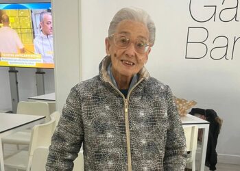 Muchas felicidades para Lourdes que hoy cumple 90 años en Peñaranda y a la que su familia quiere darle esta grata sorpresa