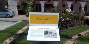 Tres años después la plaza Nueva de Peñaranda estrena por fin las placas informativas que recuerdan la historia de este lugar