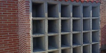 Peñaranda da respuesta a las peticiones vecinales y construye en el cementerio municipal un primer bloque con 24 columbarios