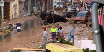 Cristina Manzano, peñarandina en Paiporta: «Necesitamos con urgencia agua y comida, están ya saqueando los supermercados»