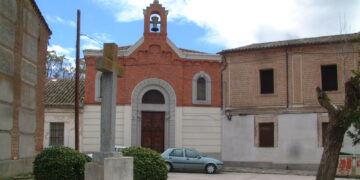 El PSOE pide una residencia de mayores para Santiago de la Puebla y el PP le acusa de «vender la moto a los pueblos»