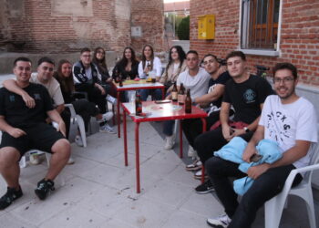 Rágama vive ya sus fiestas del Rosario con el pregón de Ángel María Hernández y una caldereta de morucha en la plaza