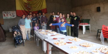 Mancera de Abajo disfruta de la ruta de tapas por las peñas en una novedosa actividad festiva con un gran éxito de público