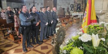 Macotera acompaña a la Benemérita en la fiesta de su patrona con misa en la iglesia parroquial y un ágape junto a los agentes