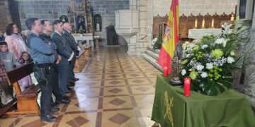 Macotera acompaña a la Benemérita en la fiesta de su patrona con misa en la iglesia parroquial y un ágape junto a los agentes