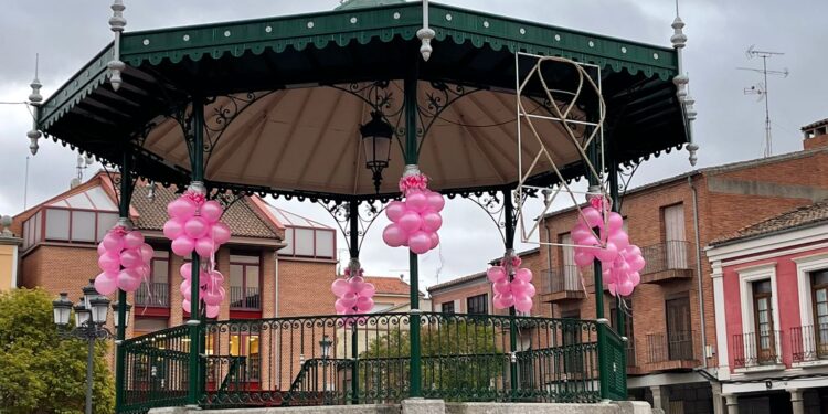 Día Mundial Contra el Cáncer de Mama: Peñaranda «en rosa» para solidarizarse con las personas que luchan por superarlo