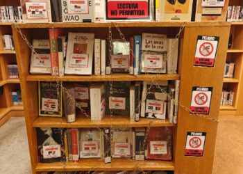 La Sección Prohibida: la original propuesta de la Biblioteca de Peñaranda con libros censurados en diferentes épocas y lugares
