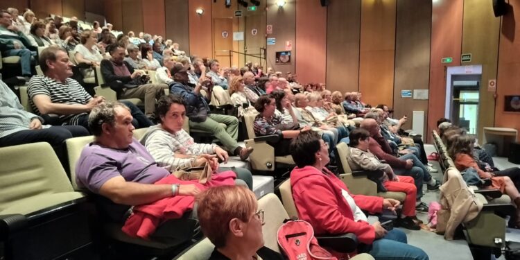 La arqueóloga Elvira Sánchez ofrece en Peñaranda una charla en el arranque del nuevo curso del Centro de Adultos «El Inestal»