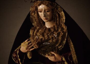 La Virgen de la Esperanza, tercera imagen mariana que ya viste de luto en Peñaranda con motivo del mes dedicado a los difuntos