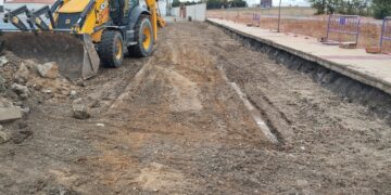 Un error en las obras del polideportivo de Peñaranda deja sin zona para salto de longitud a los alumnos del club de atletismo