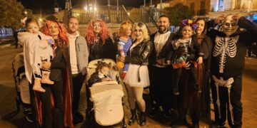 Concentración espontánea de Halloween en Peñaranda aunque sin música y prácticamente reducida al público infantil
