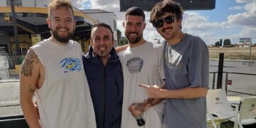 El grupo inglés Maruja disfruta de la gastronomía peñarandina con una parada en Los Álamos Laboratorio Gastronómico