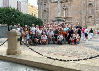 Un grupo de mayores de Peñaranda disfruta de una visita guiada por Murcia durante el viaje organizado por el Ayuntamiento
