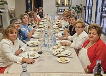 La asociación de mayores San Andrés de Palaciosrubios inicia el mes de octubre compartiendo una comida de confraternidad